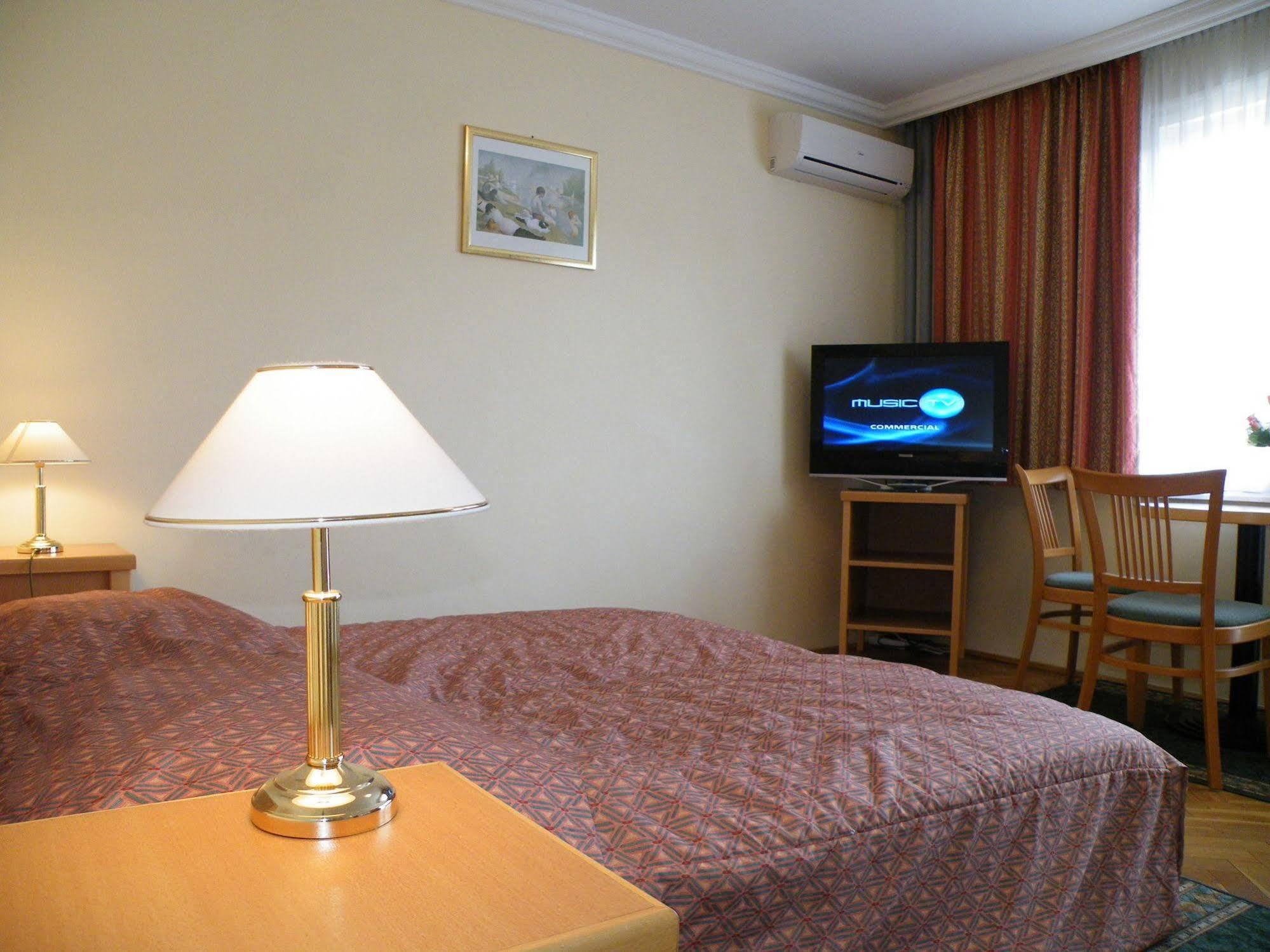 Apartment Buda บูดาเปสต์ ภายนอก รูปภาพ